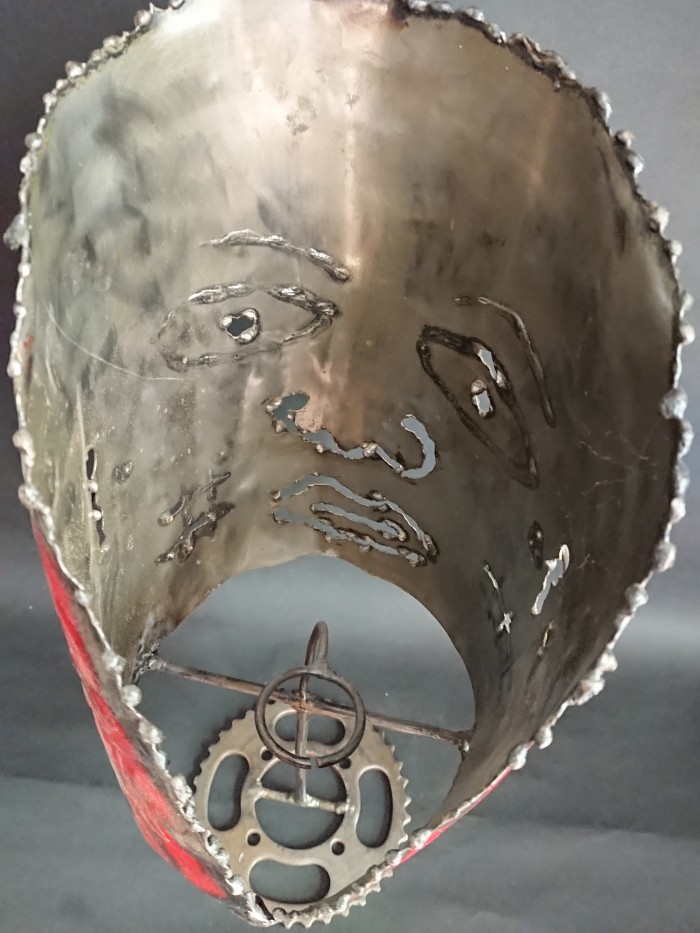 Lampe en métal ethnique