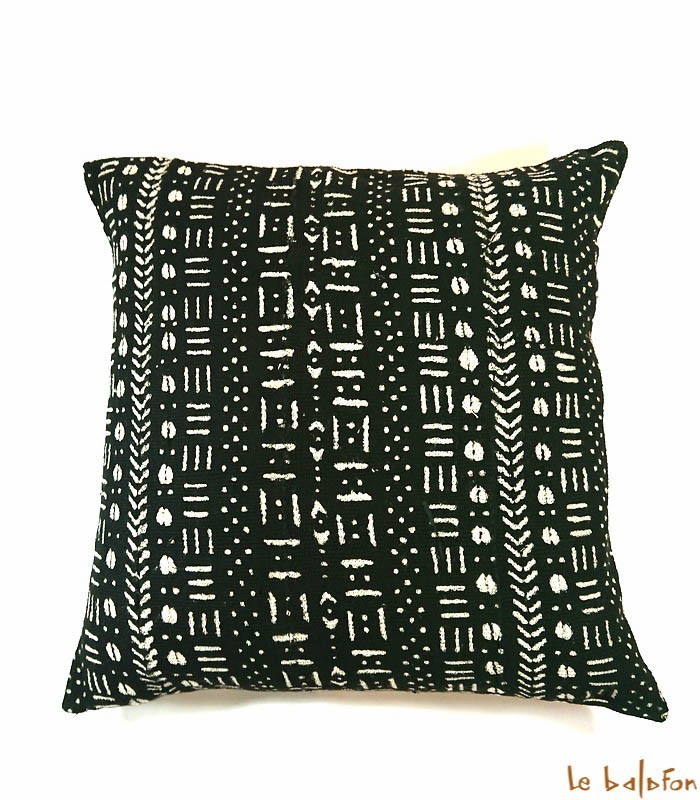 coussin ethnique noir et blanc 50x50