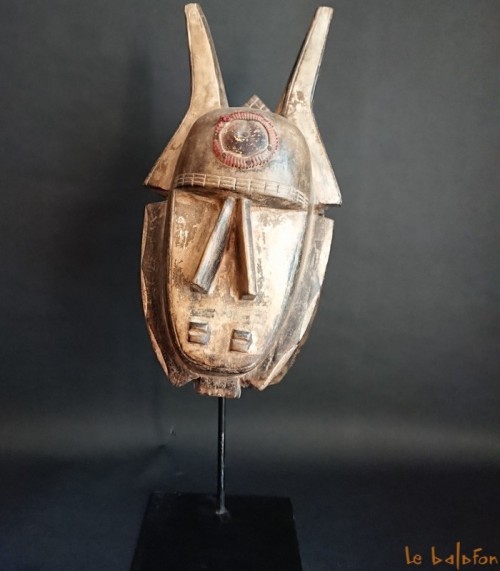 Masque Toma
