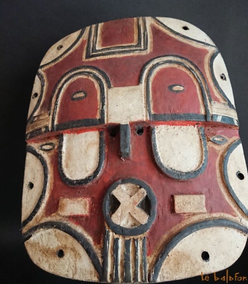 Masque Teke