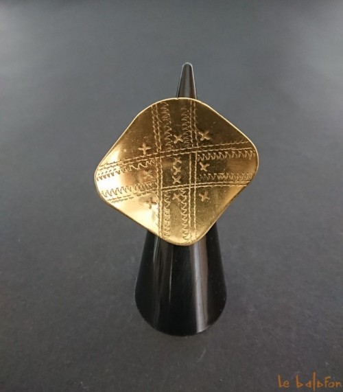 Bague africaine en laiton