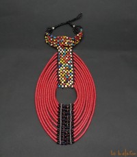 Collier plastron africain rouge Nouhoum
