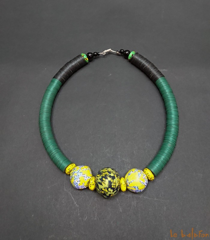 Collier Ethnique Africain En Os Avec Décor De Spirales - Couleur Ivoire, Occasion Bon état