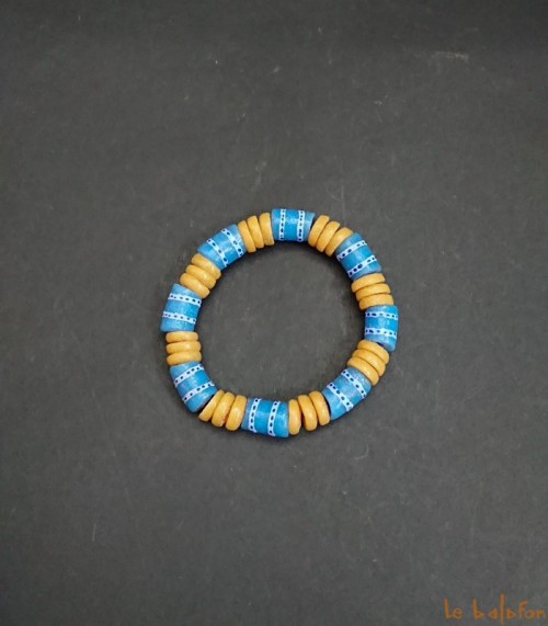 Bracelet africain multicolore en perles de verre recyclées