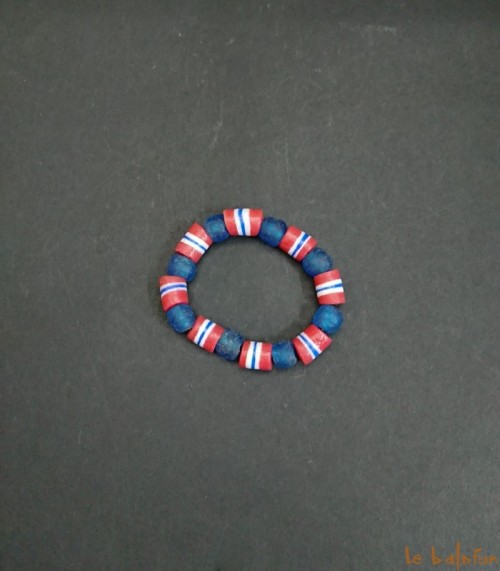 Bracelet africain multicolore en perles de verre recyclées