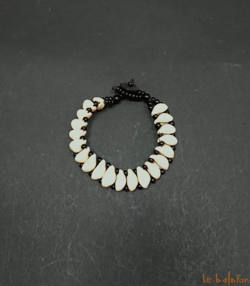 Bracelet ethnique africain cauris coquillage