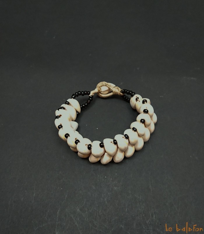 Bracelet ethnique africain cauris coquillage