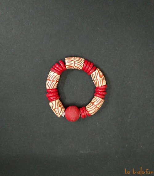 Bracelet africain multicolore en perles de verre recyclées