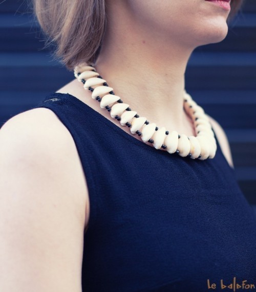 collier ras de cou cauris