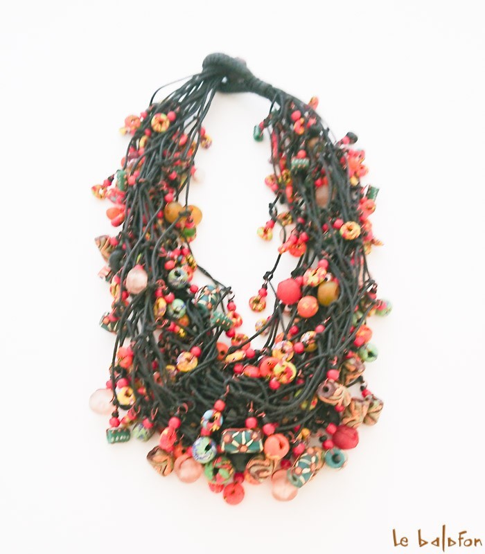 Collier Multi-rangs En Verre, Résine, Bois Et Graines - Occasion Très Bon état