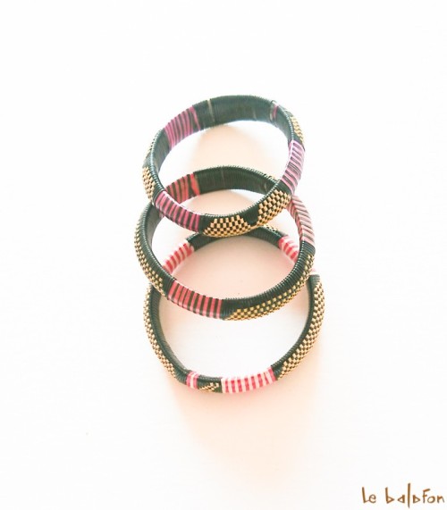 Bracelet africain en plastique recyclé