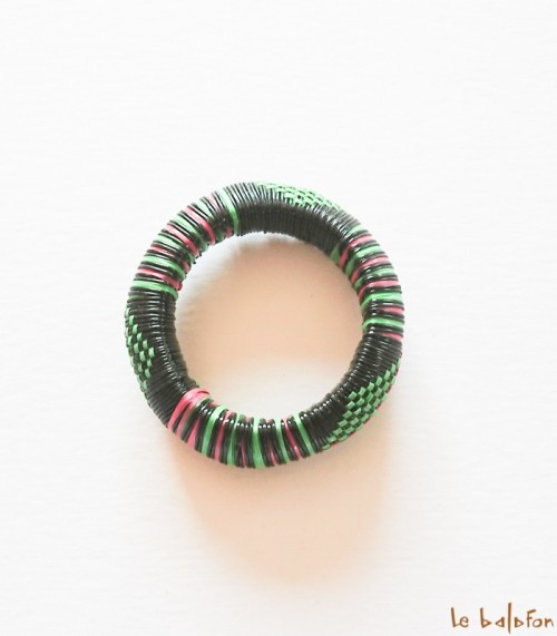 Bracelet africain en plastique recyclé