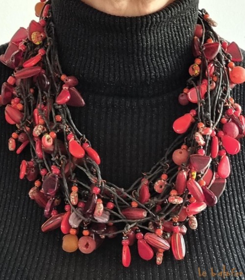 Collier africain multi rangs en perles de verre