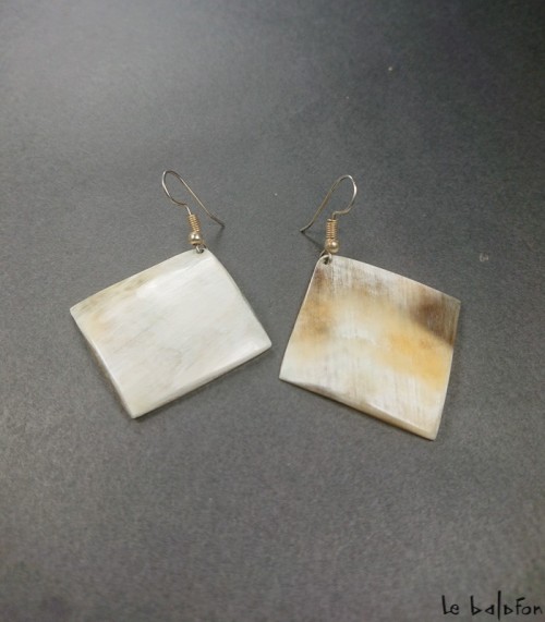 boucles d'oreilles ethniques en corne de zebu