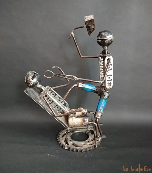 Sculpture métal recyclé dentiste