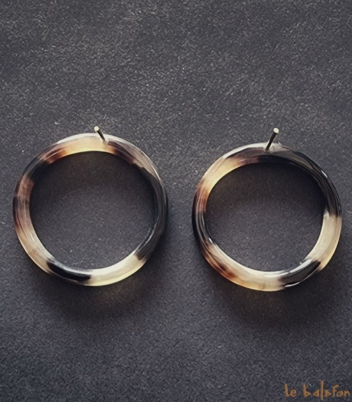 boucles d'oreilles ethniques en corne de zebu