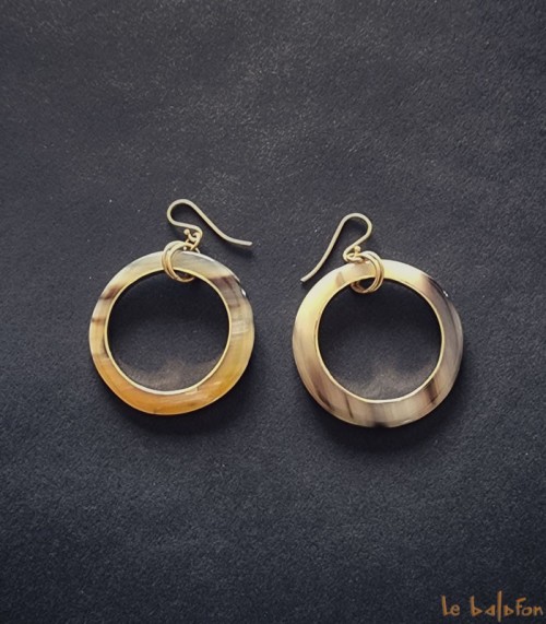 boucles d'oreilles ethniques en corne de zebu