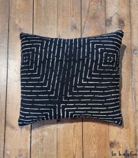 Coussin ethnique noir et blanc 40x40