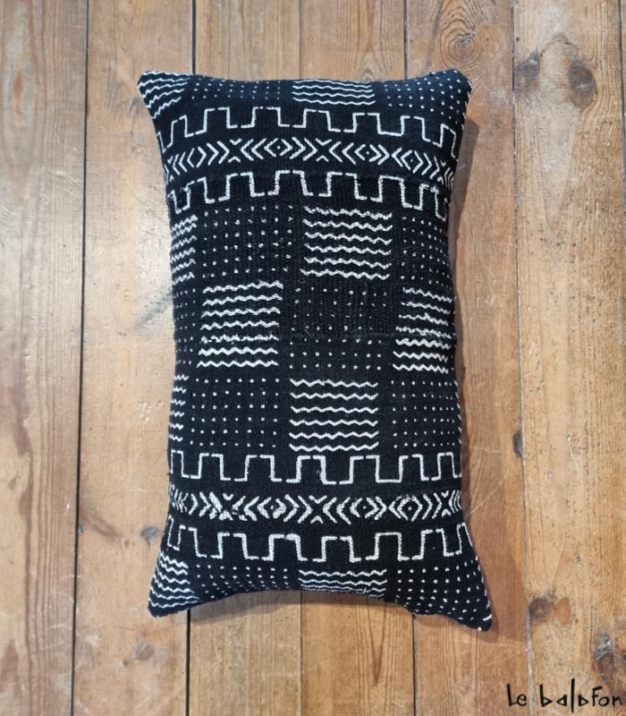 Coussin ethnique noir et blanc 30x50 "N'galè"