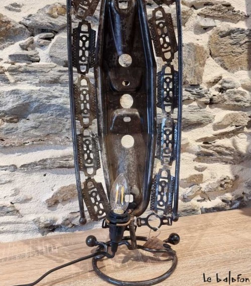 Lampe à poser en métal