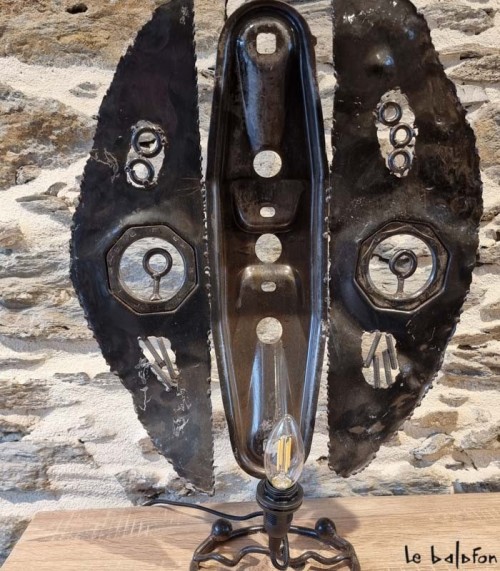 Lampe à poser en métal