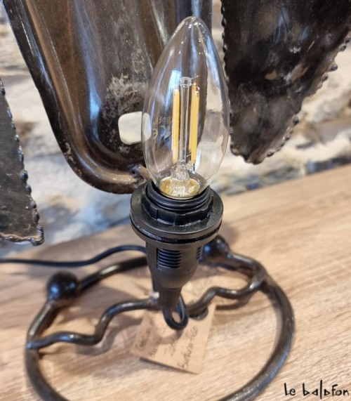 Lampe à poser en métal