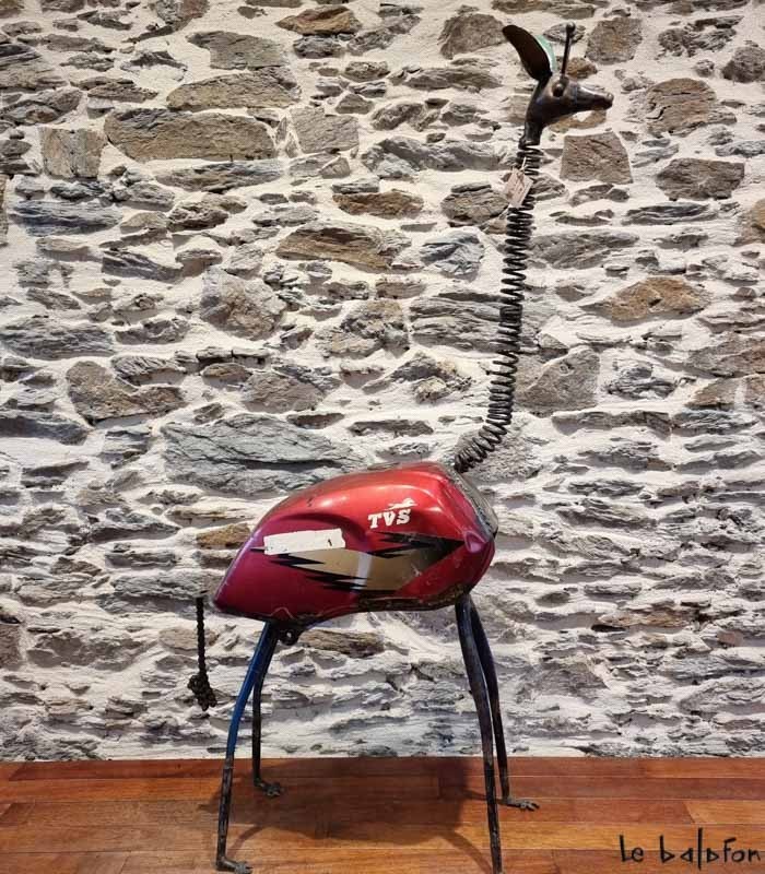 Girafe en metal recyclé