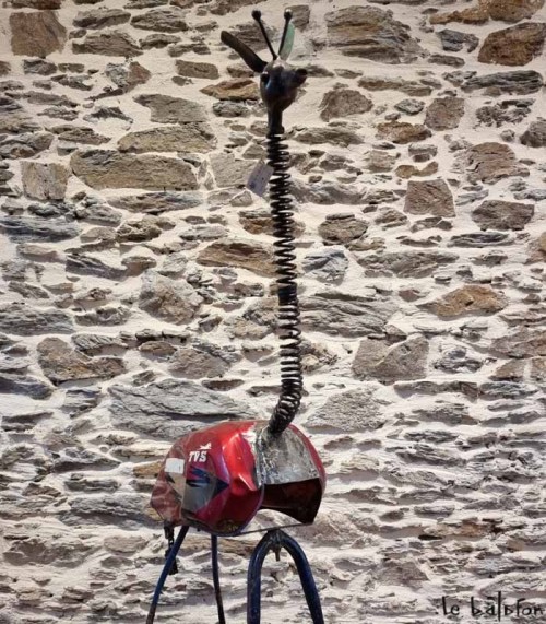 Girafe en metal recyclé