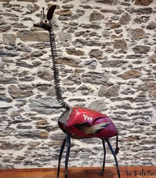 Girafe en metal recyclé