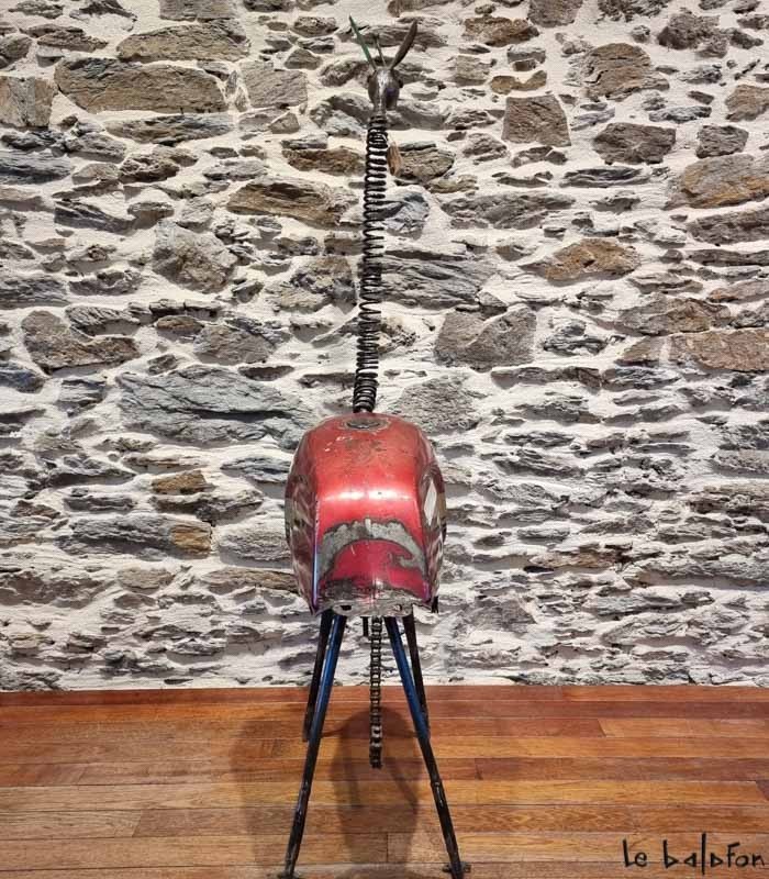 Girafe en metal recyclé