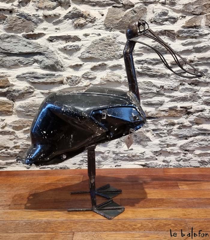 Pelican en metal recyclé