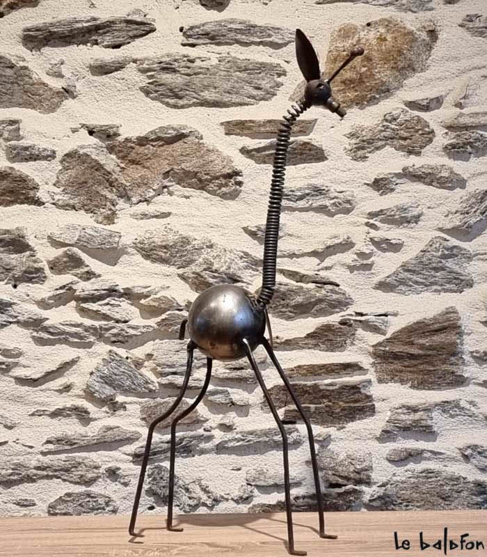 Girafe en metal recyclé