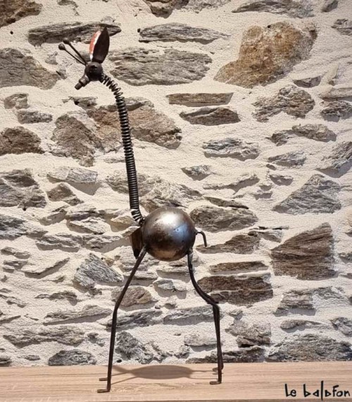 Girafe en metal recyclé
