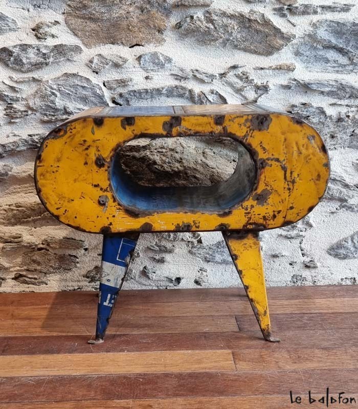 banc en metal recyclé