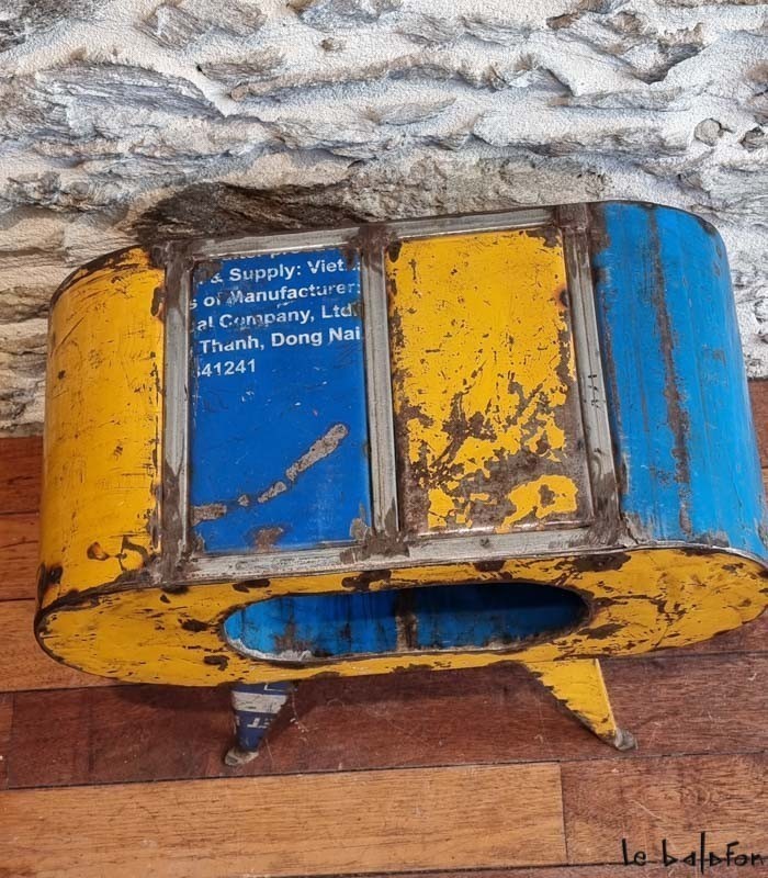 banc en metal recyclé