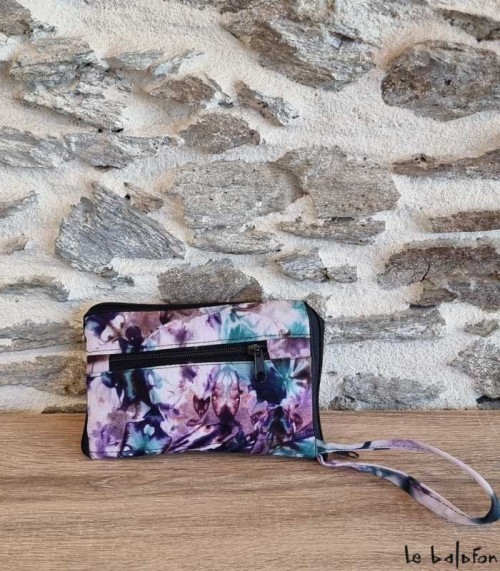 Tote bag pliable tie and dye