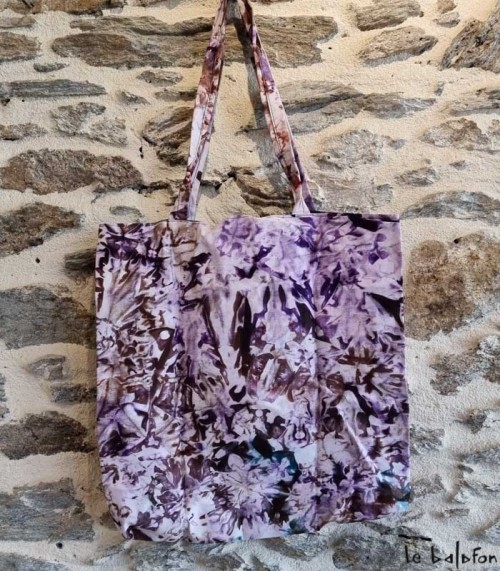 Tote bag pliable tie and dye