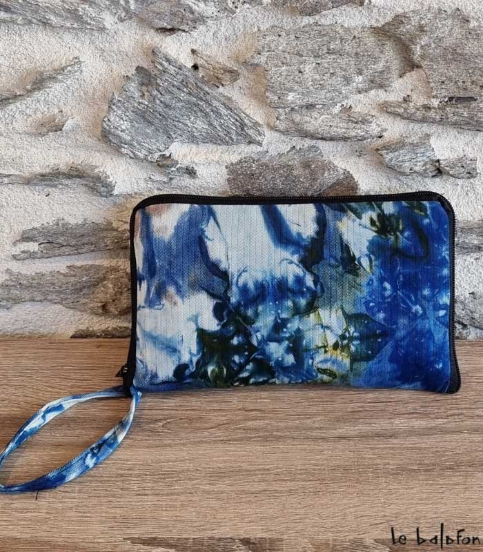 Tote bag pliable tie and dye