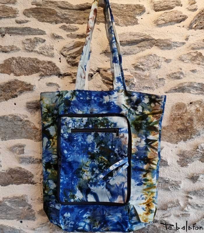 Tote bag pliable tie and dye