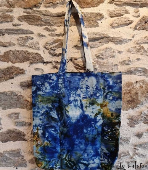 Tote bag pliable tie and dye