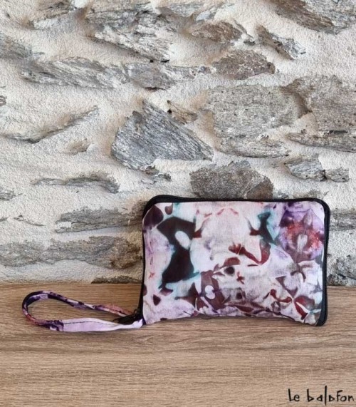 Tote bag pliable tie and dye