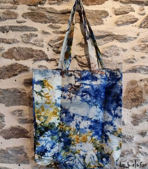 Tote bag pliable tie and dye
