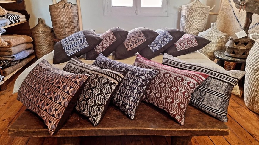 Coussin en pagne tissé Manjak Coussin en pagne tissé Manjak